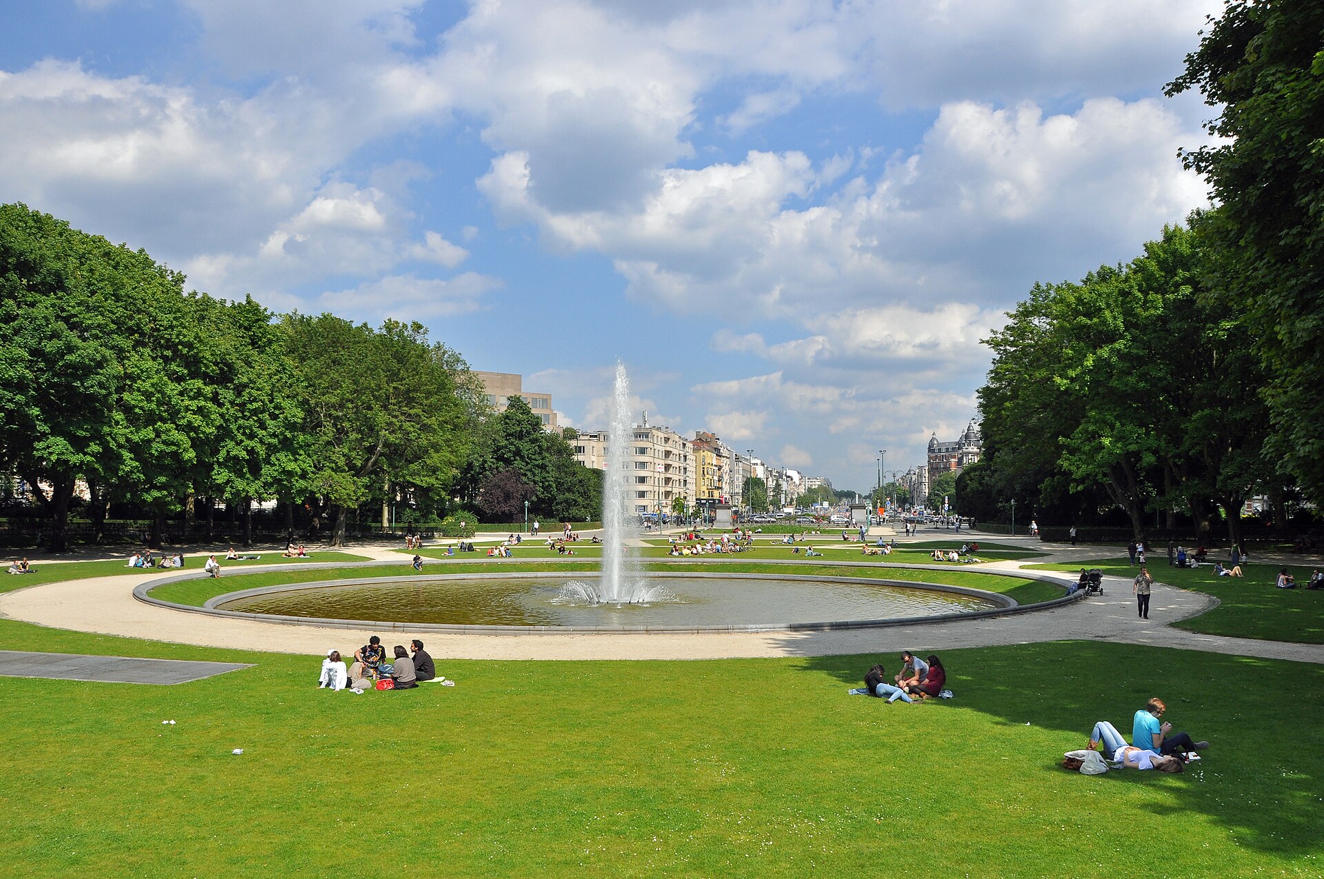 Parc du Cinquantenaire à Etterbeek — grande fontaine